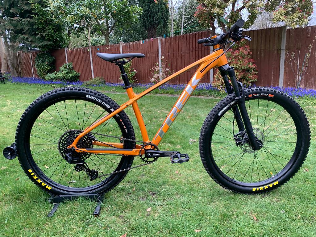 Trek Roscoe 7 2021 27.5” Mens Mountain 